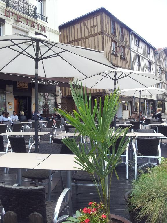 Hotel Du Pot D'Etain Châlons-en-Champagne Exteriör bild
